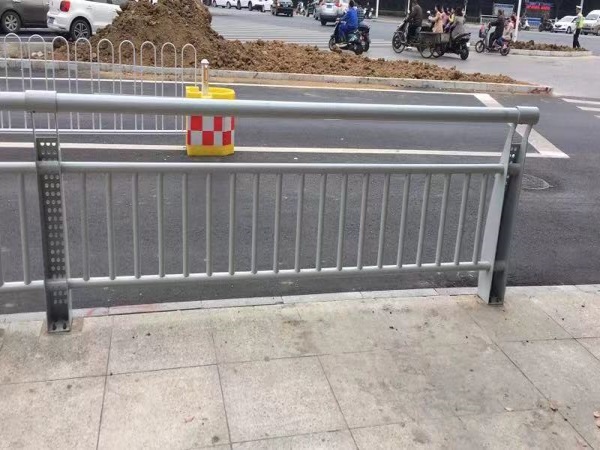 道路护栏
