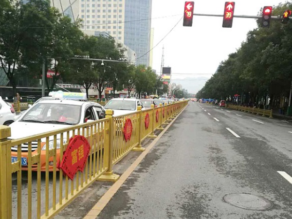 中央道路护栏