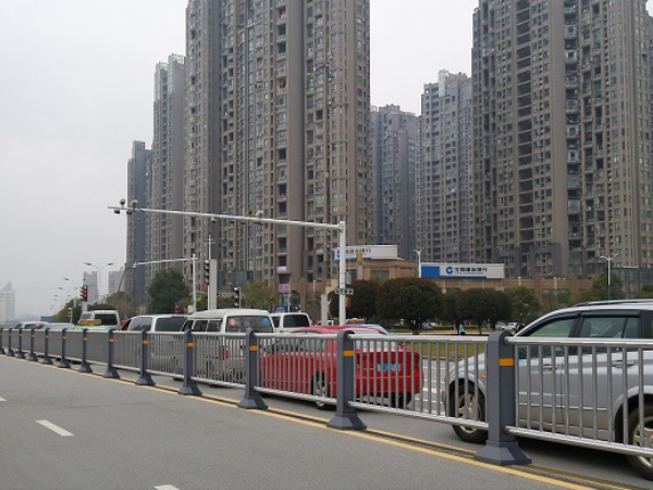 中央道路护栏