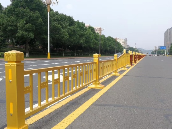 中央道路护栏